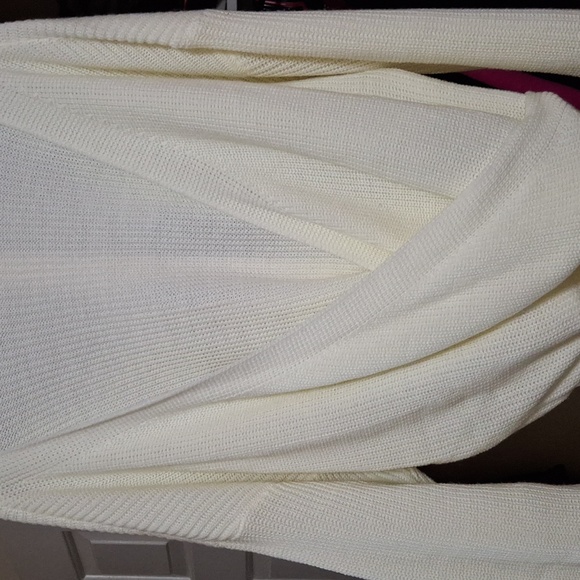 Ivory sweater - Picture 3 of 3